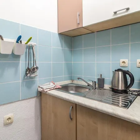 1 Bedroom Cozy In *